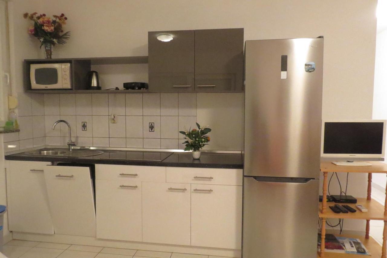 Modra Kuca Apartment Mandre Ngoại thất bức ảnh