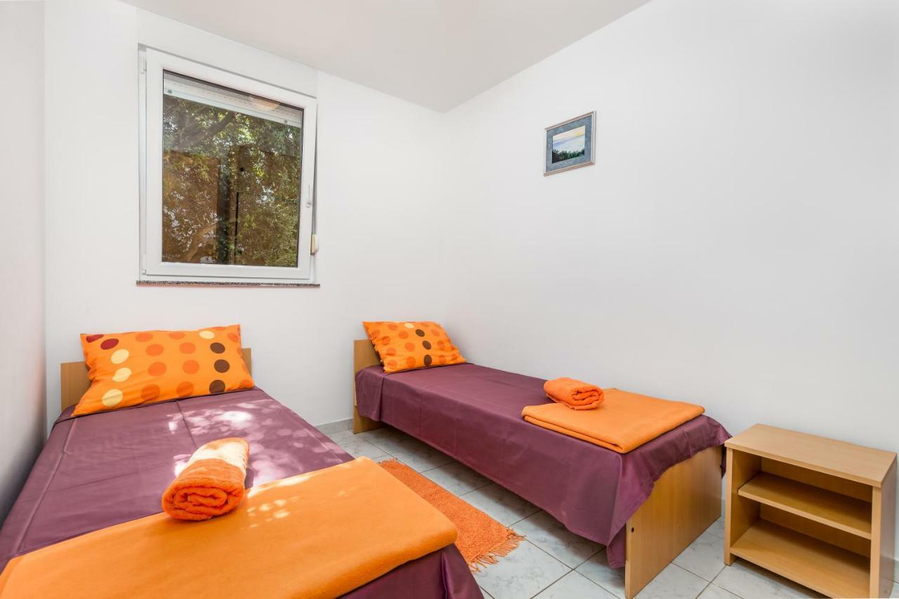 Modra Kuca Apartment Mandre Ngoại thất bức ảnh