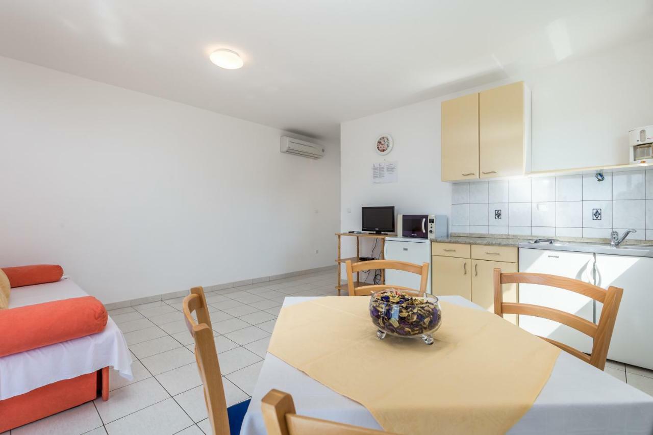 Modra Kuca Apartment Mandre Ngoại thất bức ảnh