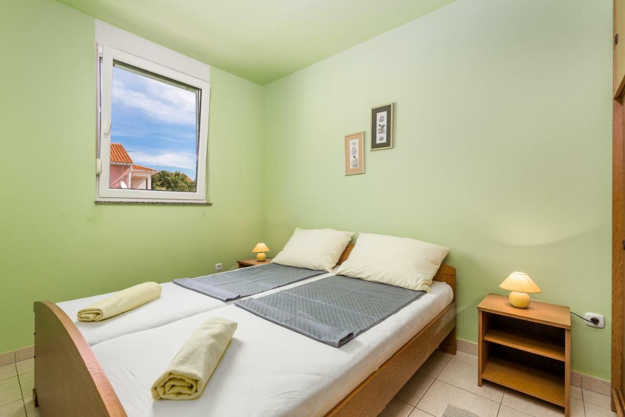Modra Kuca Apartment Mandre Ngoại thất bức ảnh